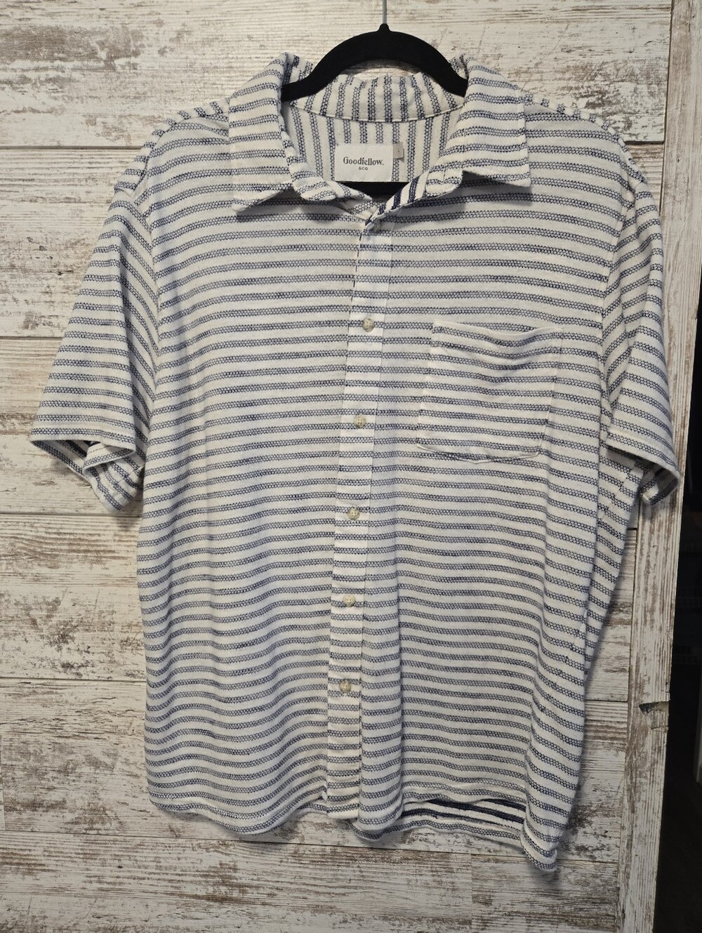 Goodfellow & Co White and Blue Striped Short-Sleeve Button-Down Shirt